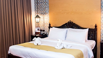 Plaza Suite